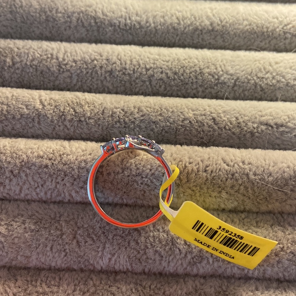 Ring - Picture 2 of 3